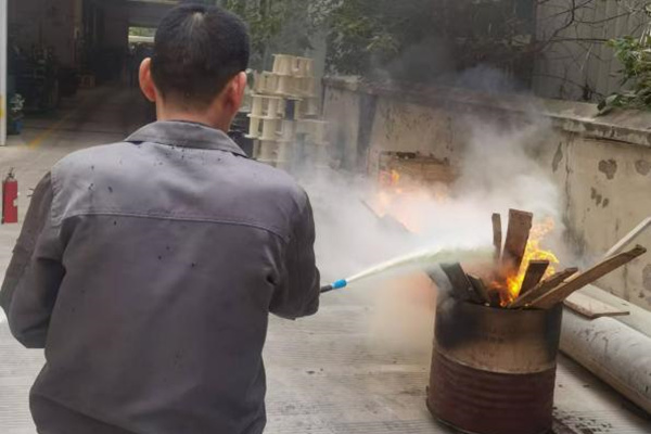 公司消防演習(xí)：用實(shí)際行動(dòng)保障員工安全